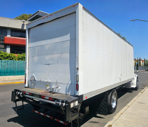 Camion Freightliner M2 106 Caja Seca Aut 2017