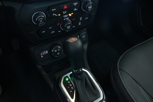 Imagem 14 de 15 de Jeep Renegade Serie T270 4x4 Teto