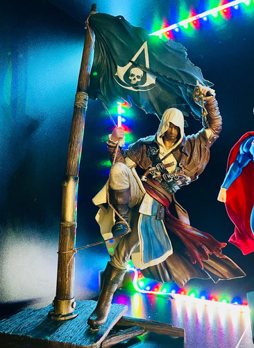 Estátua Assassins Creed Black Flag Collectors Edition Edward (Usado)