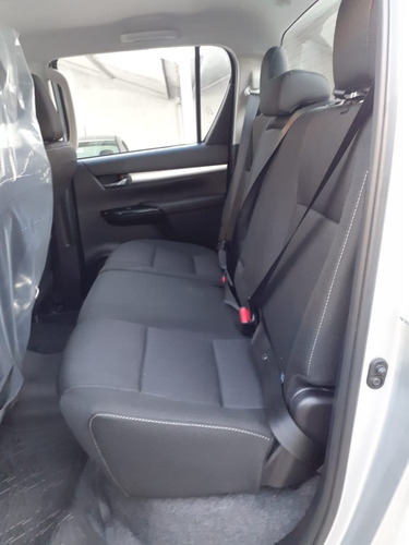 Imagen 10 de 13 de Toyota Hilux 2.8 Cd Srv 177cv 4x4 At 2022 0 Km -en Stock-