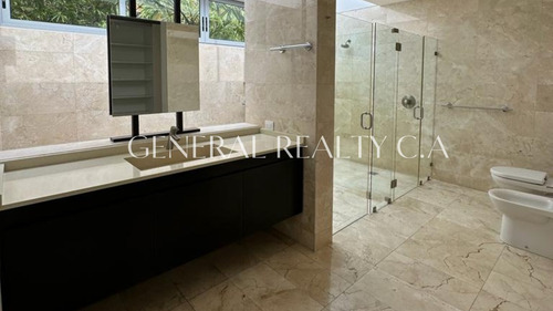 Casa En Alquiler 880 M2 Country Club