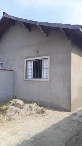 Casa 2 Dormitórios Em Bairro Residencial, Próximo A Comércios, Escolas, Transportes E Muito Mais!