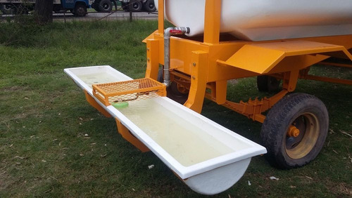 Acoplado Tanque Con Bebederos 8.000 Ltrs
