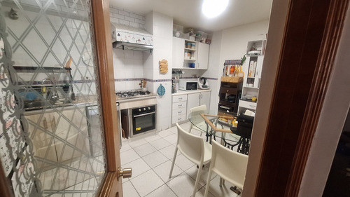 Amplio Departamento, Excelente Ubicación, Vende Dueño