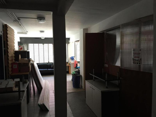 Imagen 15 de 17 de Edificio | Venezuela 1302