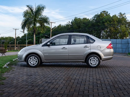Ford Fiesta Sedan Fiesta Sedan 1.6 MPI SEDAN 8V FLEX 4P MANUAL