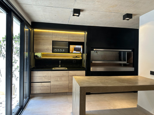 Aivi I - Parque Leloir : Duplex 3 Ambientes + Jardin