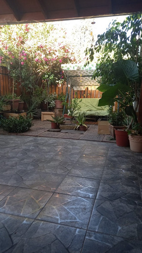 Hermosa Casa Ubicada En La Comuna De Puent Alto