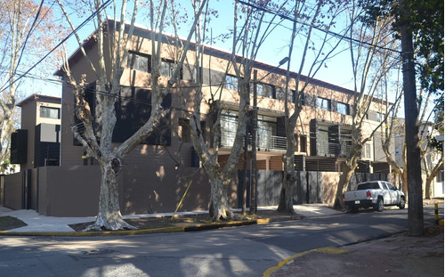 Casa Triplex  En Venta En Tigre, G.b.a. Zona Norte, Argentina