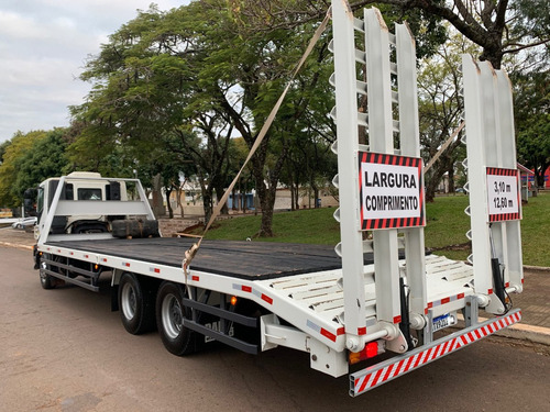 Imagem 5 de 6 de Caminhão Iveco