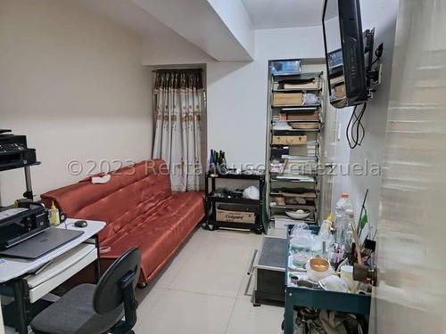 Apartamento En Venta En Sebucan Remodelado Con Cocina Equipada Y En Edificio Con Pozo De Agua 24-10844 Jc