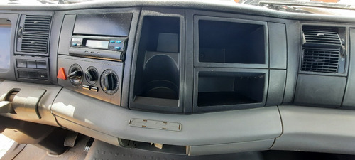 Imagem 9 de 15 de Vw 15.180 4x2 Caçamba Facchini