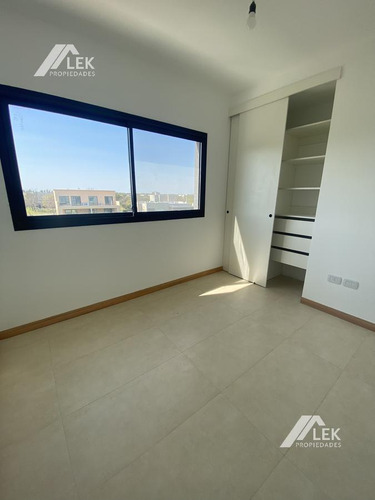 Impecable Casa Con Pileta En San Matias! Acepta Permuta Menor Valor... Mono O 2 Amb Caba