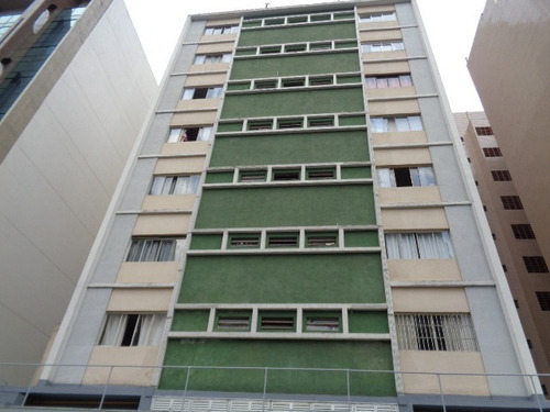 Excelente Kitnet Reformada, Mobiliada E Localização Privilegiada.
