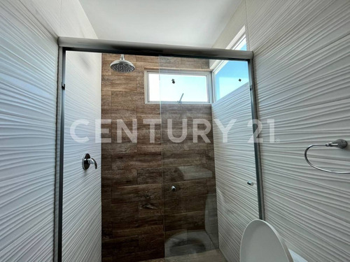 Casa En Renta Con Roof Garden Con Jacuzzi En Parque Veracruz, Lomas, Puebla
