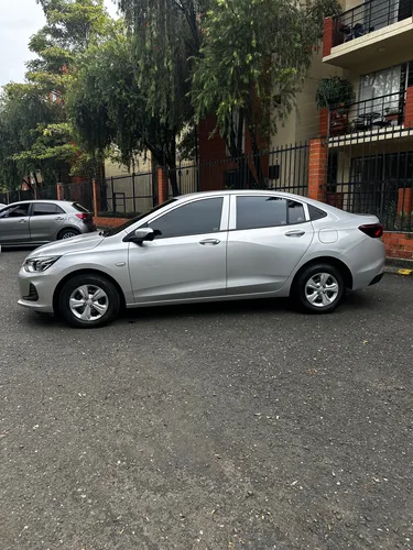 Chevrolet Onix 1.0t Automática