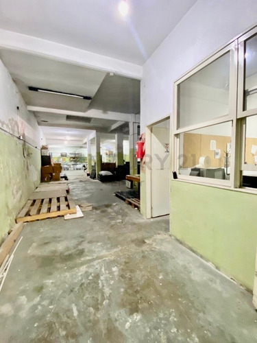 Venta Galpón/depósito-paternal-300m2-uso Mixtura 3-polo Audiovisual Apto Crédito