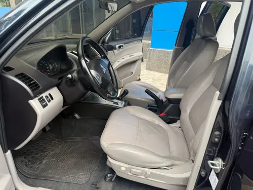 Mitsubishi Montero 2014