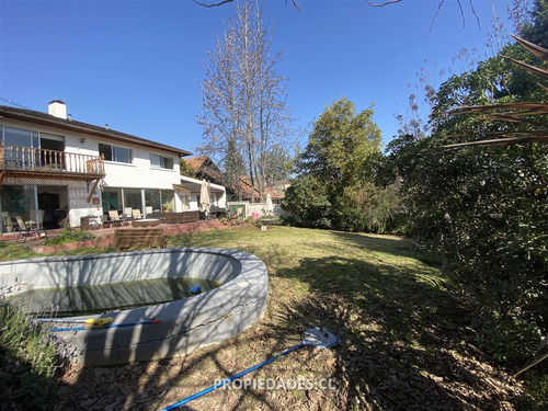 Casa En Venta De 4 Dorm. En Las Condes
