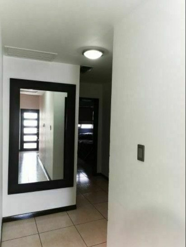 Imagen 8 de 26 de Casa En Venta Con Excelente Vista En Lomas Universidad, En F