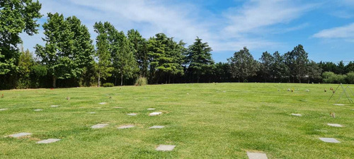 Imagen 8 de 10 de Parcela Cementerio Privado Jardín Bella Vista Donde Esta La Familia Maradona, Sector C Para 3, Lista Para Transferir, Excente Ubicación, Cerca Del Estacionamiento, La Capilla, Cerca De La Entrada