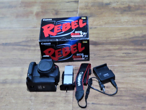 Canon Rebel T31 Corpo + Vertical Grip Duplo
