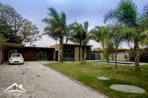 Moderna Casa Tipo Loft A Media Cuadra De La Playa