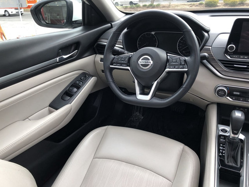 Imagen 14 de 15 de Nissan Altima 4 Puertas