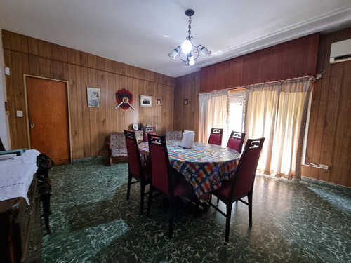 Casa Para 2 Flia, Con Quincho Y Pileta, Venta