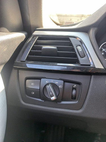 Imagem 3 de 13 de Bmw 320i | Activeflex/turbo 2.0 | 16v 184cv 4p. Aut