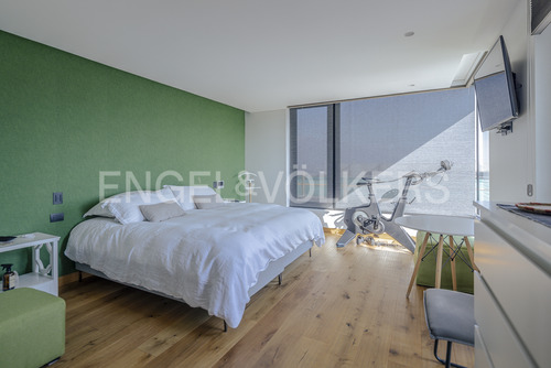 Mediterránea En Condominio, Con Buena Conectividad