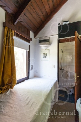 Punta Del Este, Casa En Mansa Con Piscina Climatizada Y 4 Dormitorios .- Ref: 41879