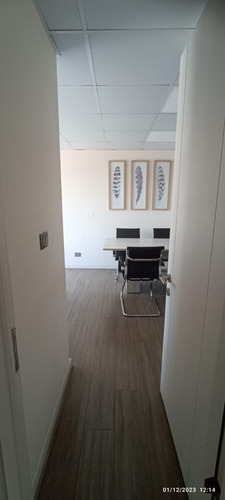 Oficina De 84 Mtrs2 4 Privado Sala De Reunion 4 Baño 3 Est.