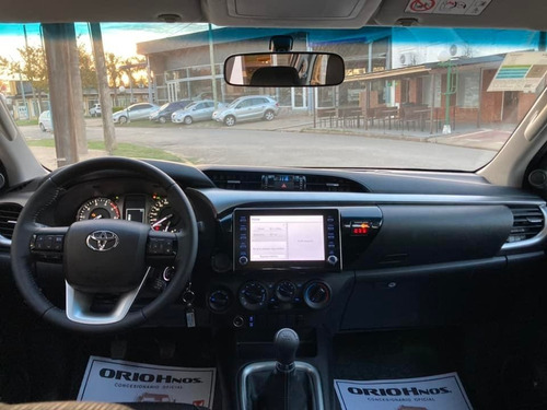 Imagen 9 de 15 de Toyota Hilux D/cabina 2.8 Tdi Sr 4x4 0km My2023 C/ Crucero