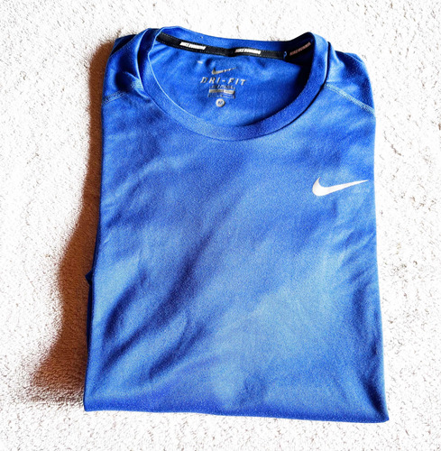 Remera Nike Mujer Deportiva Runnign  Talle M