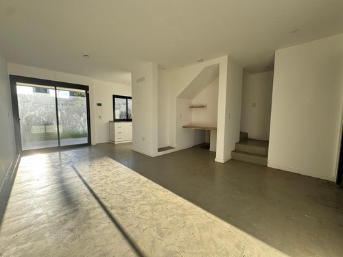 Venta De Duplex Prados De Manantiales 2 Dormitorios