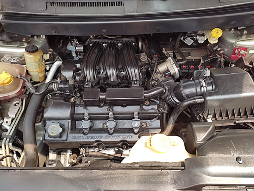 Dodge Journey 2.7 Sxt 5p