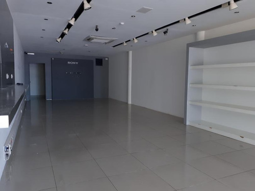 Venta - Alquiler Local Comercial Sobre Arocena