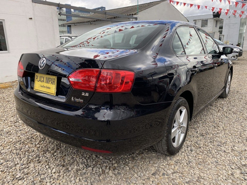 Volkswagen Jetta Trendline Sd At 2012 2500cc