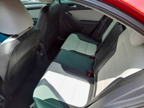 Volkswagen Jetta 2.5 Sportline Tiptronic At