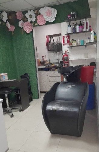 Imagen 10 de 12 de Fondo De Comercio Y Mobiliario De Peluqueria Centro Los Teques