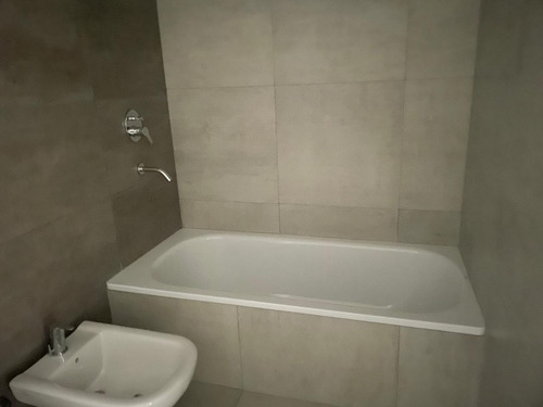 Esplendido Monoambiente Divisible Ubicado En La Zona De Nuñez.- En Venta!