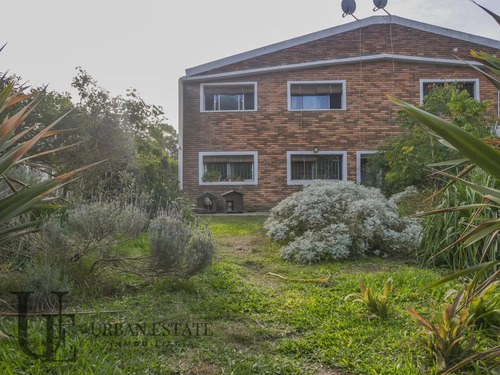 Venta Casa 5 Dormitorios 2 Baños, En La Floresta Sur