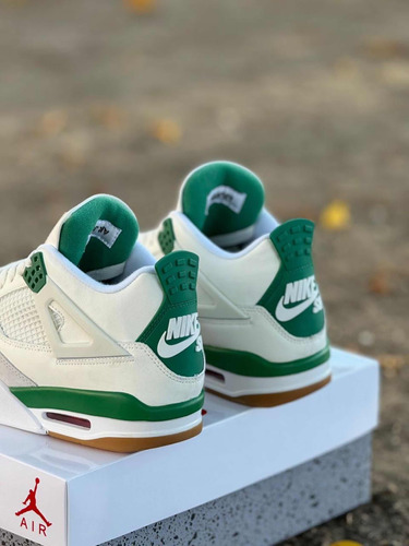 Jordan Retro 4 Pine Green #28