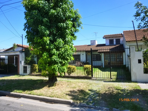 Imagen 16 de 21 de Chalet En Dos Plantas, Hurlingham