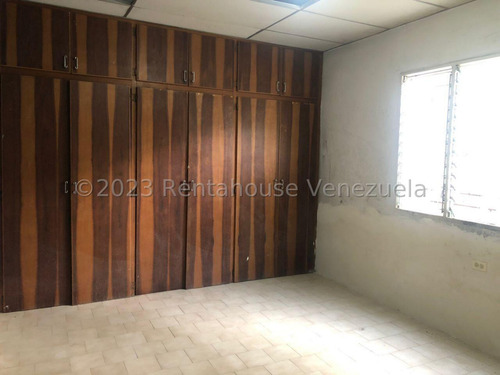 Excelente Casa Comercial En Alquiler Ubicada En Una De Las Principales Avenidas De La Ciudad Barquisimeto Jr