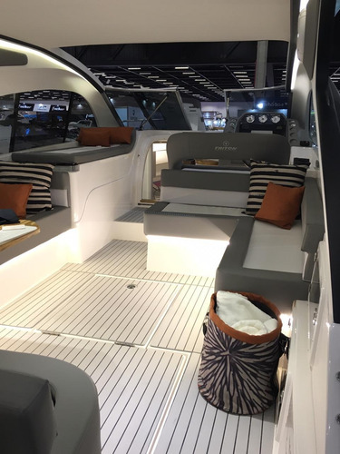 Imagem 5 de 11 de Triton 350 Ht Ano 2018 - Ñ Focker Phantom Sessa Nx Solara
