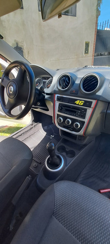 Volkswagen Saveiro 1.6 Cs 101cv Ps+aa