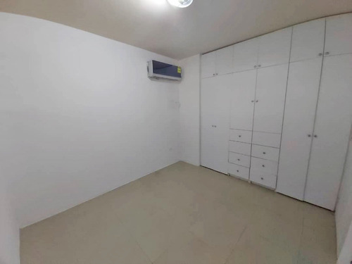 Imagen 5 de 12 de Apartamento En El C.r. Altolar, Villa Granada