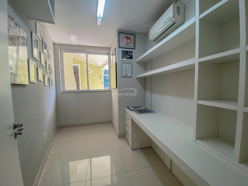 Imagem 18 de 28 de Casa Conta Com 04 Dormitórios Climatizados, Sendo 01 Suíte, Região Central De Blumenau - 35712443v